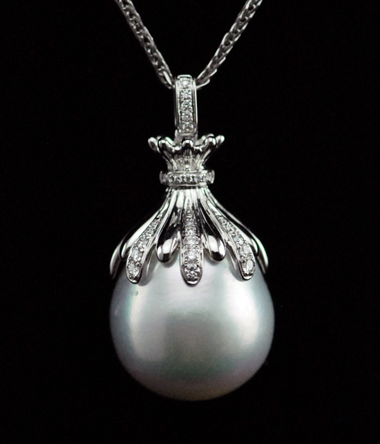 现代 天然南洋海水巨型巴洛克珍珠18K白金镶0.225ct南非钻石吊坠