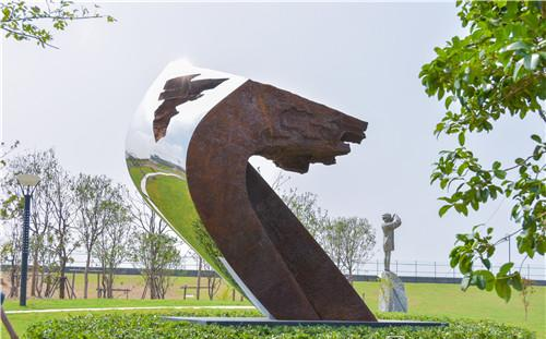 海宁国际雕塑双年展 冯崇利《风之痕》