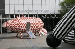 谁在美术馆外放了一只猪？